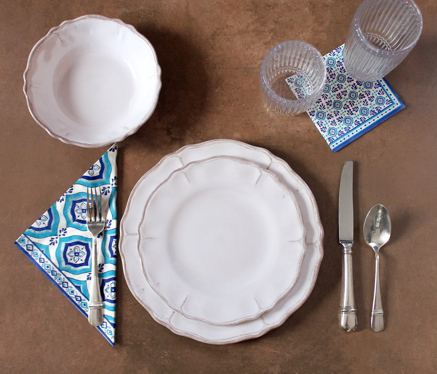 Le Cadeaux 12 Piece Luxury Melamine Dinnerware Set, Service for 4 (Rustica Antiqua White)